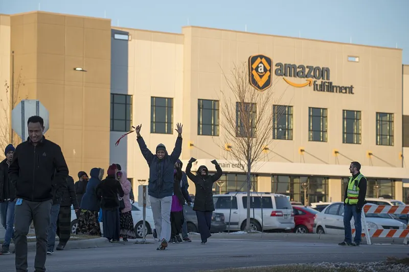 Forget the Holiday Hype: Wednesday at 4 P.M. Is When the Real Price Cuts Land